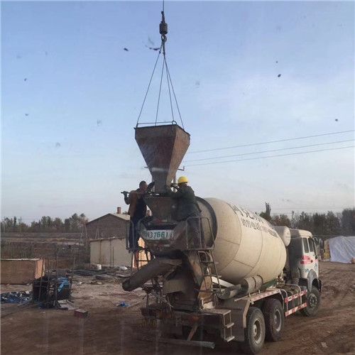 靖州“精准瞄准”—— 吊车的 “定位导航” 技术