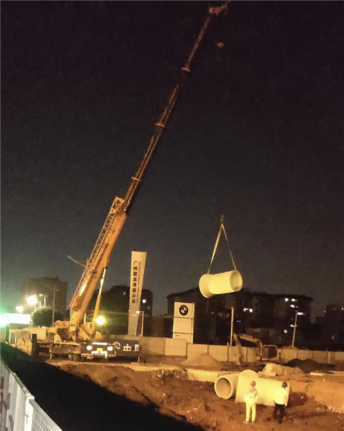 靖州“弯臂矫正”—— 吊车的 “形变补偿” 技术